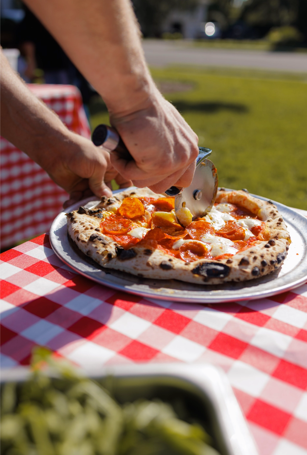 Cutting Pizza