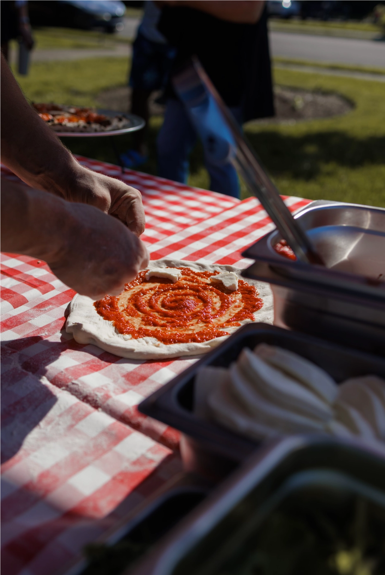Saucing Pizza